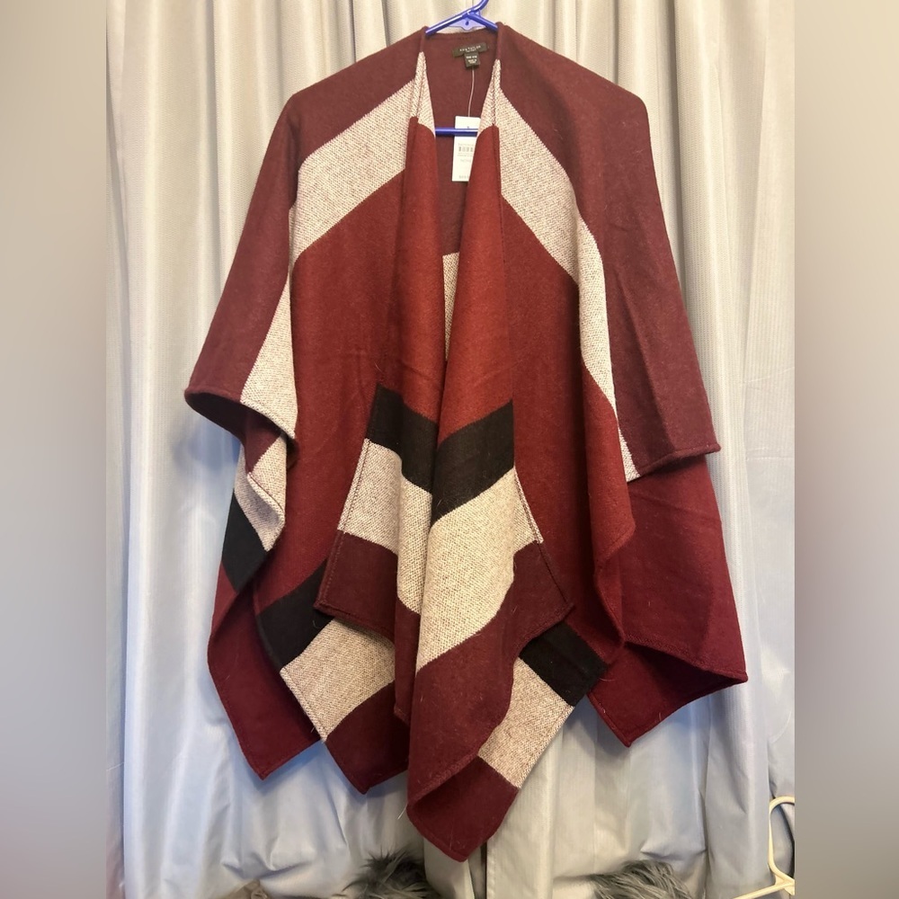 $25 saleNew Ann Taylor factory color block Pancho shawl open front anytime OS